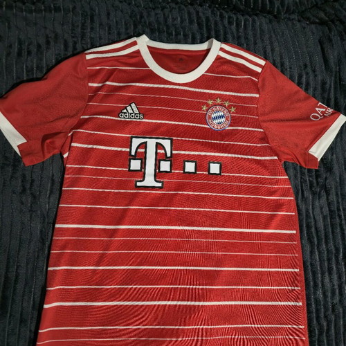 Bayern Munich 2022-23 jersey like new, authentic, size large