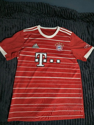 Bayern Munich 2022-23 jersey like new, authentic, size large
