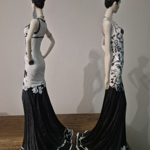 Decorative female figurines set of 2, 40 cm, black and white