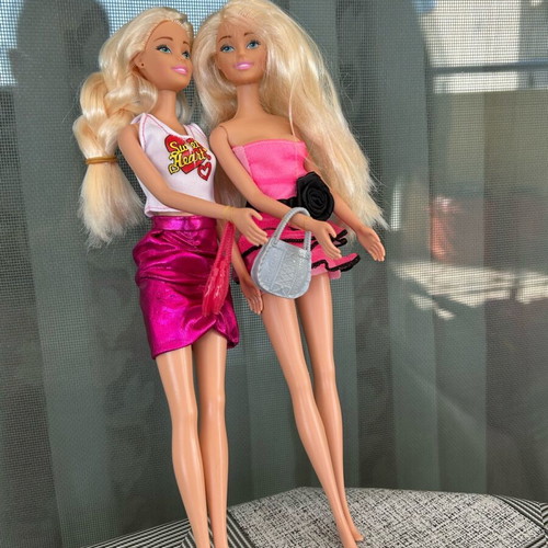 Barbie two very beautiful dolls like new