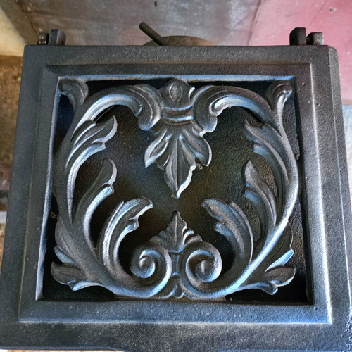 Cast iron stove used 30x30 height 80cm