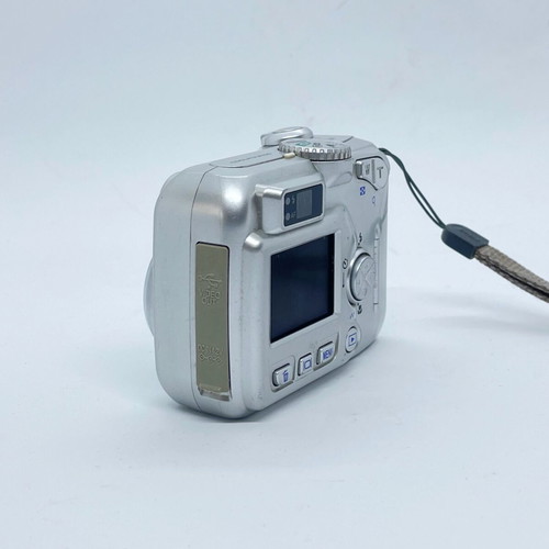 Nikon Coolpix 2100 digital camera