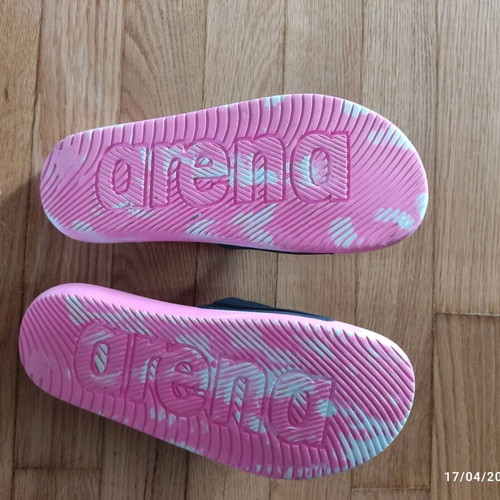 Arena Urban Active Kids Slides Pool Sandals like new