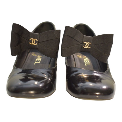 Chanel patent leather pumps with CC bow and block heel EU 36C