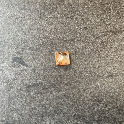 Sapphire used 2.05 carats, square shape, golden yellow