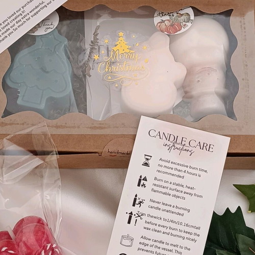 Festive Glitter Wax Melts Set new with kurabies and gingerbread scent