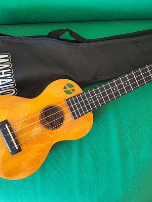 Mahalo Wide Neck 40mm Concert γιουκαλίλι
