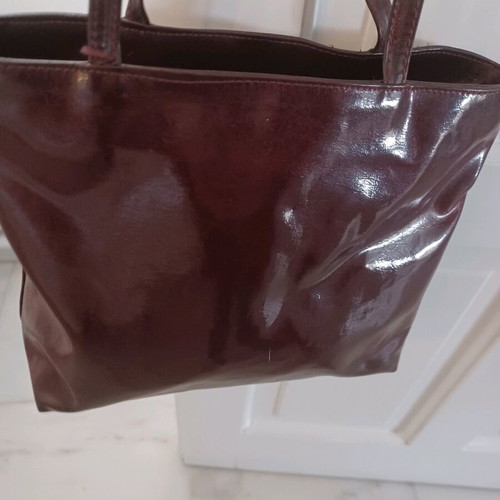 Thiros women's medium bag burgundy patent leather like new with zipper