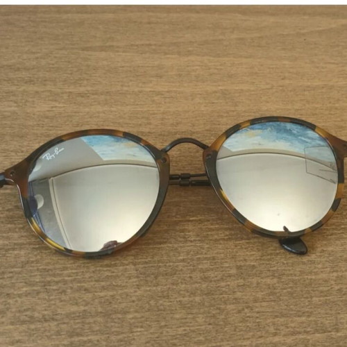 Ray Ban sunglasses like new, mirror lens, tortoise metal frame
