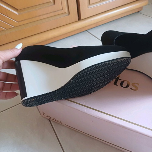 Platforms like new, women's closed, black and white, size 38, suede and patent