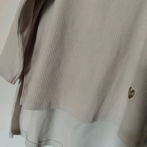 Long blouse like new, one size, beige