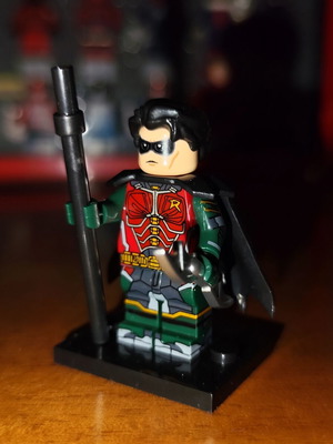 Robin Titans figure like new with accessories