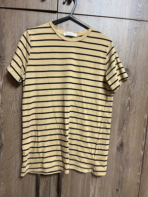 Γυναικείο t-shirt Stradivarius M μπεζ σε άριστη κατάσταση