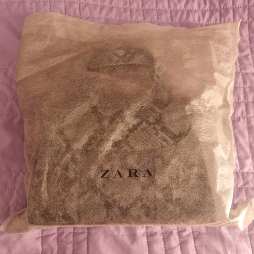 Τσαντάκι ώμου Zara καινούριο με μοτίβο δέρματος φιδιού και ασημί αλυσίδα