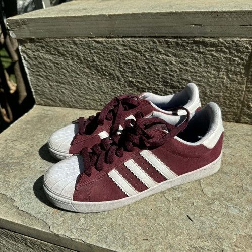 Adidas Gazelle originals like new, maroon color with suede detail