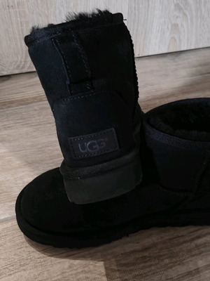 UGG Classic Mini boots size 37 black like new