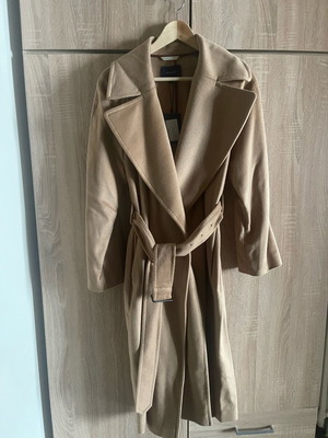 Gant wool coat new, size small, camel color