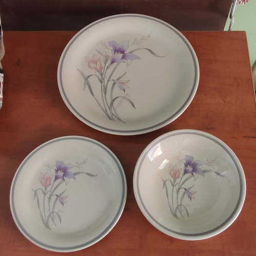 Vintage Sango Stoneware Manor 8500 dinnerware set 18 pieces like new