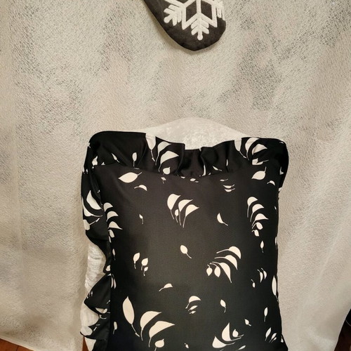 Large sofa pillowcases like new, pack of 4, wrinkle-free