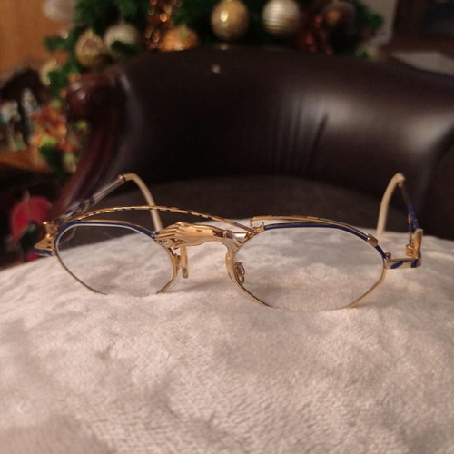 Art line by D. Von Hunuius eyeglasses used, gold-plated collectible