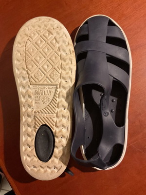 Boatilus sea shoes lightly used, blue sandals size 34-35