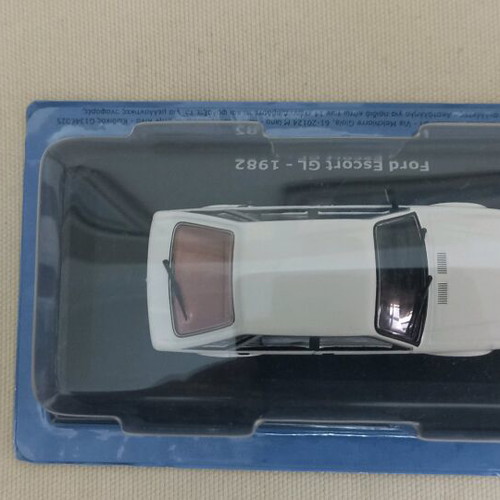 Unforgettable Cars Ford Escort GL 1982 1:43 model new with magazine