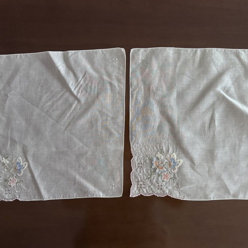 Set of 2 white square napkins with blue butterfly new