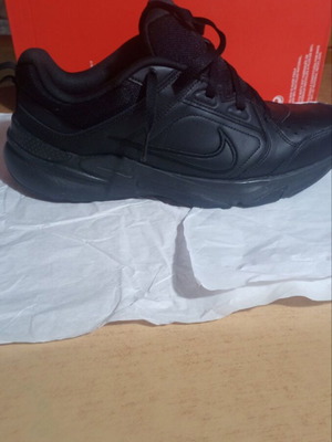 Nike спортни обувки автентични, като нови, номер 44, черни
