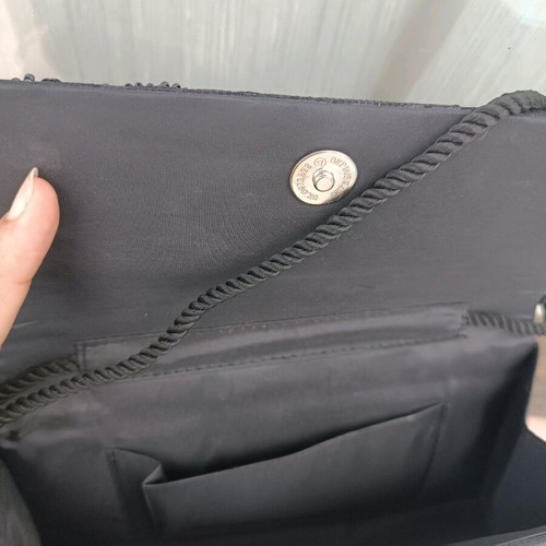 Φάκελος χειρός μαύρος με πούλιες και κορδόνι σαν καινούργιο