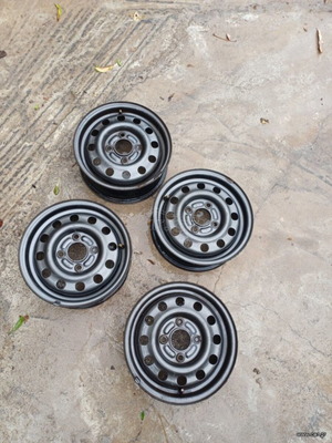 Ford Escort 13-inch 4x108 rims, grey painted