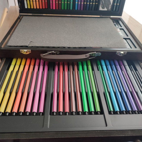 ArtiBox Deluxe Wooden Drawing Set 111 pieces new