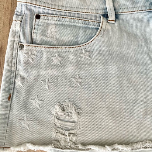 Esprit light-wash denim shorts with embroidered stars like new, size S-M