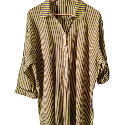 Long shirt medium size like new, green and purple