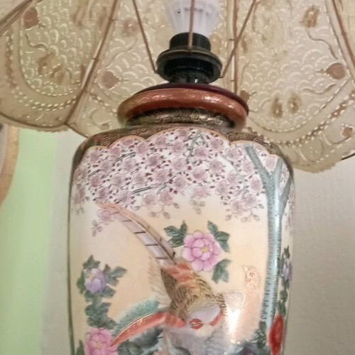 Satsuma table lamp like new with Japanese design