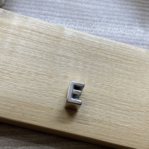 925 E Charm Pandora Art like new, silver