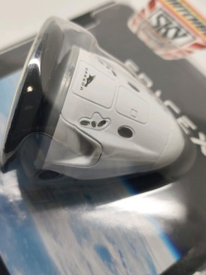 Matchbox SpaceX Dragon like new
