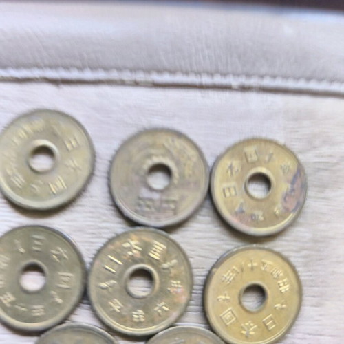 Japanese coins used, pack of 8, 3 euros