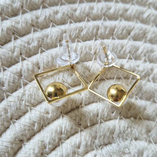 Steel earrings with pearls new, white and gold tone