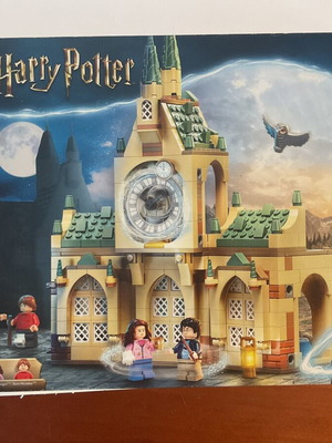 Lego Harry Potter Hogwarts Hospital Wing complete set like new