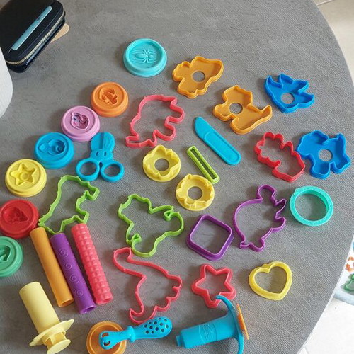 Play-Doh box with over 20 pieces, like new