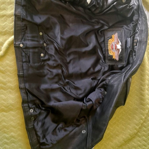 Harley Davidson female leather jacket like new, size M