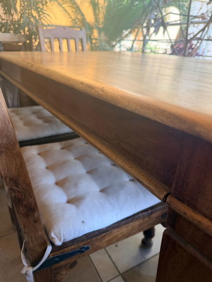 Dining set used with 4 chairs