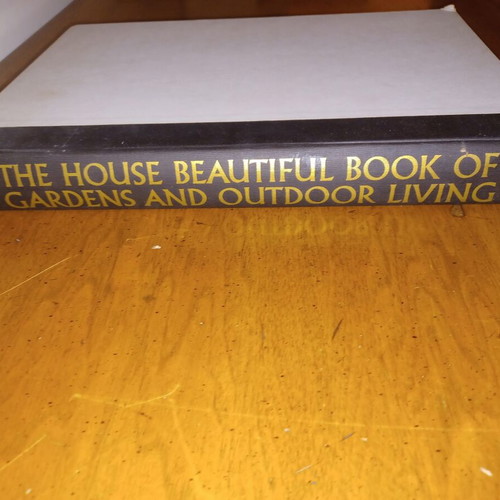 Collectible book The House Beautiful Book of Gardens and Outdoor Living like new