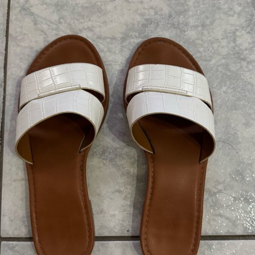 White flat sandals size 37 used