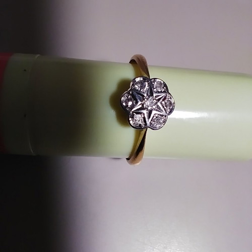 18ct Gold and Platinum Diamond Cluster Ring vintage