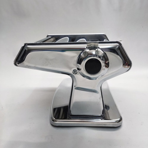 Titania pasta machine new, manual with cutter