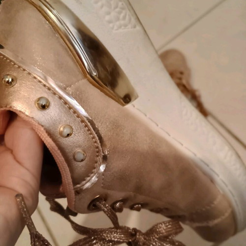 Sneakers athletic used, pink, size 37 with studs