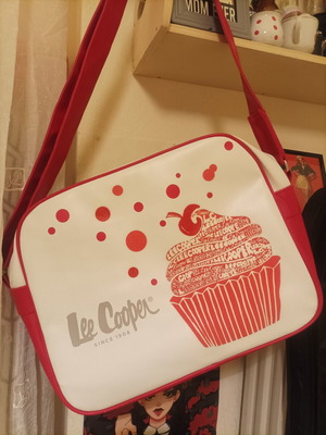 Vintage original Lee Cooper shoulder bag new, white and pink