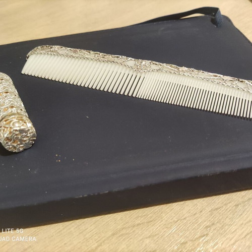 Silver handmade comb 945 and lipstick case like new