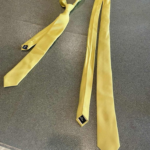 Ties like new